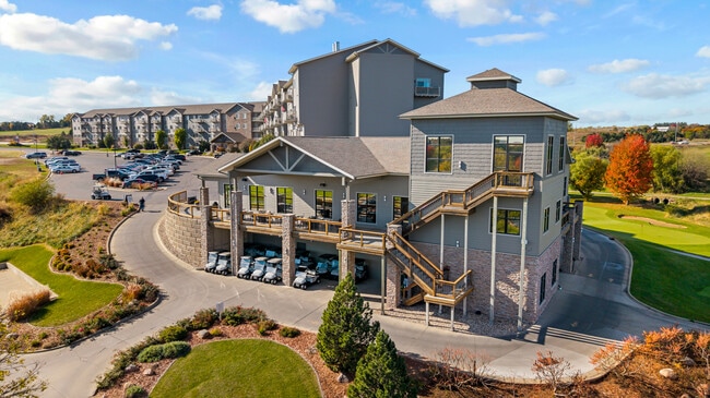 Building Photo - The Bluffs at Willow Run