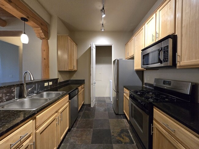 Building Photo - 1405 Vegas Verdes Dr Unit B234