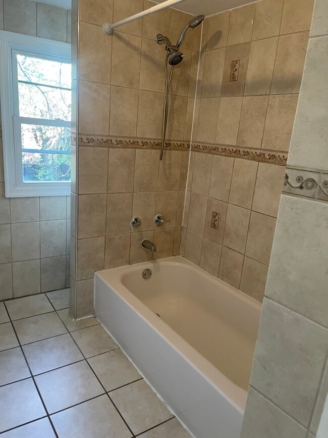 Photo - 2035 E Venango St