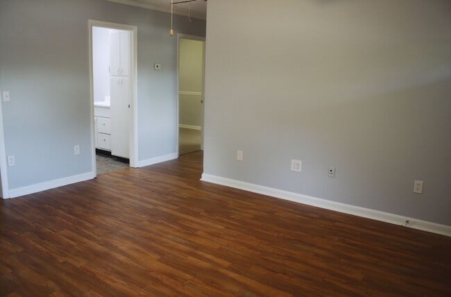 Photo - Great 2 bed 1 Bath Duplex