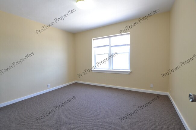 Photo - 120 E North St Unit B2