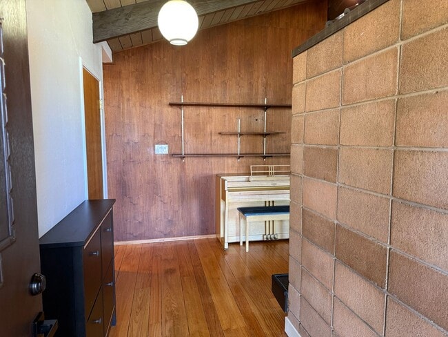 Photo - Desirable St Francis Neighborhood