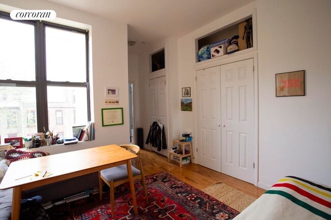 Photo - 194 Vernon Ave