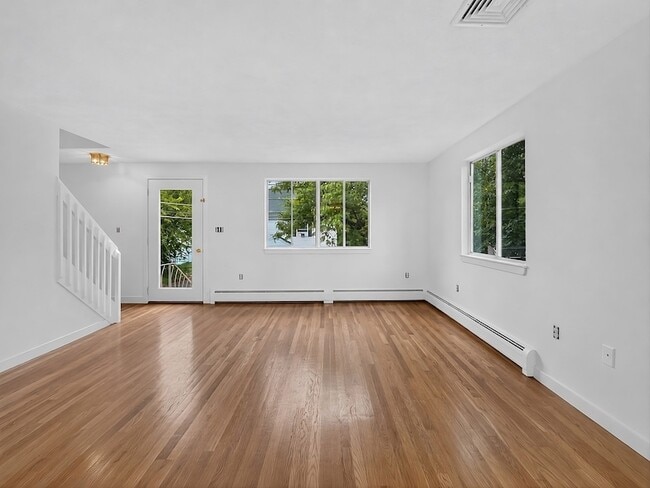 Photo - 74 Loomis St