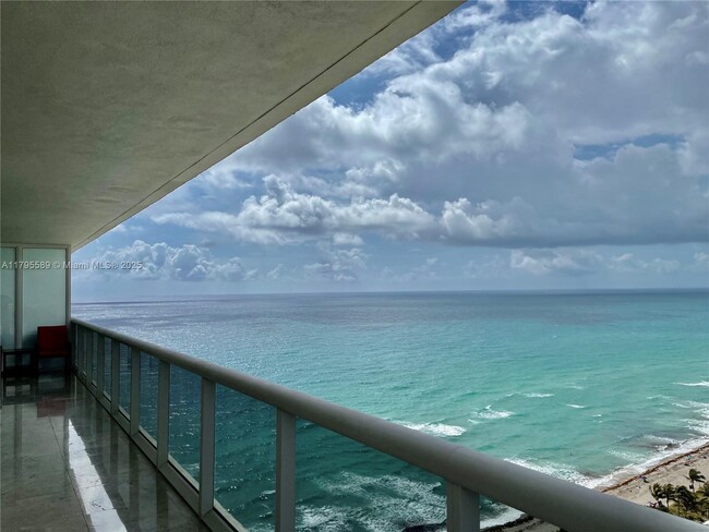Building Photo - 1830 S Ocean Dr Unit 2506 Rental