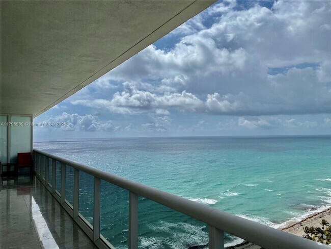 Building Photo - 1830 S Ocean Dr Unit 2506 Rental