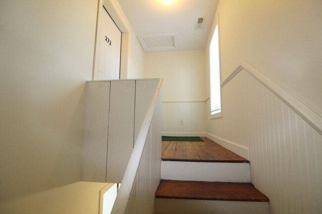 Photo - 272 W Bruce St