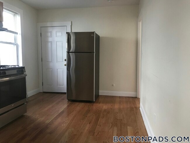 8 Lexington Terrace Unit 3
