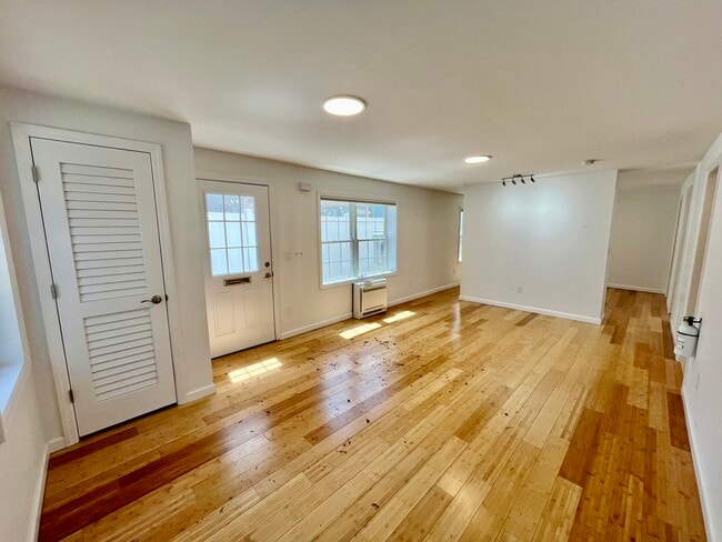 Building Photo - 28 Park Ave Unit 28 Park Ave, Dumont, NJ
