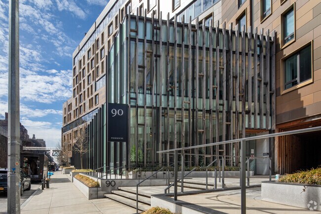 Photo - Pierhouse at Brooklyn Bridge Park