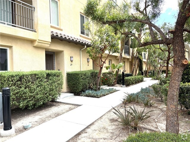 Building Photo - 2651 Lincoln Ave Unit 33 Rental