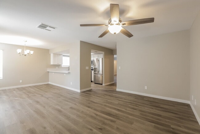 Photo - 1112 Barton Green Dr