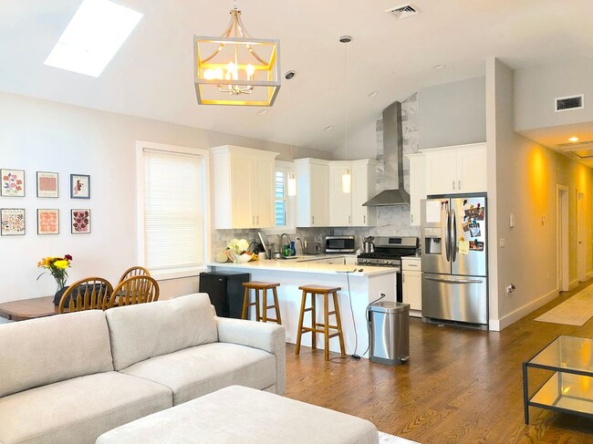 268 Griffith St