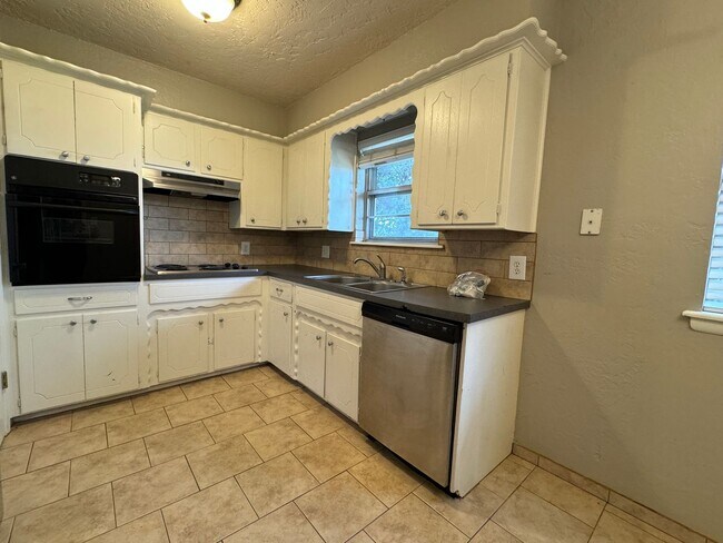 Photo - 1410 NW 50th St