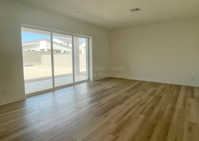 Photo - 19772 Exeter Blvd