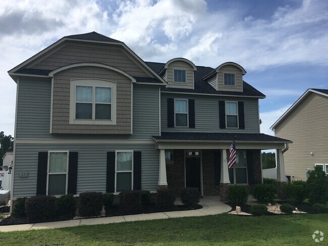 Building Photo - Fenced Back Yard, Screened Back Patio, Lex... Rental