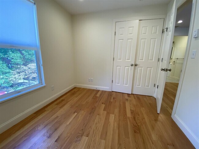 Photo - 379 Harvard St Unit 3