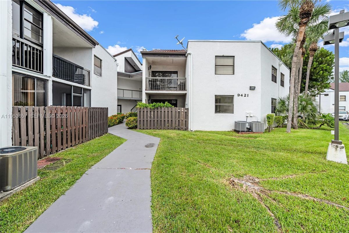 Photo - 9421 Fontainebleau Blvd