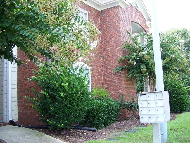 Building Photo - ELK RIDGE OF SOUTH VIEW CONDOMINUMS