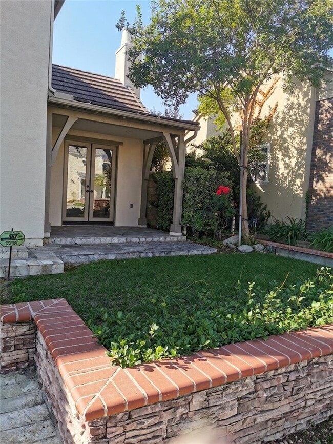 1318 Swan Loop S