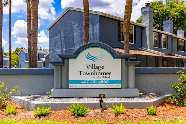 4401 Scenic Lake Dr Orlando, FL 32808 - Village Townhomes