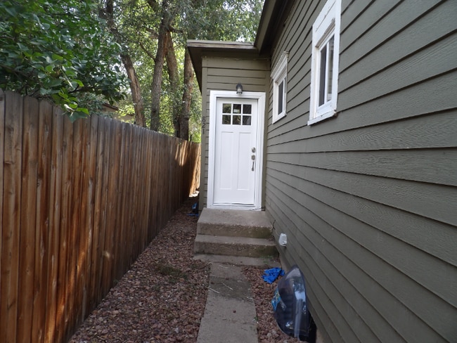 Building Photo - 821 S Logan Ave Rental