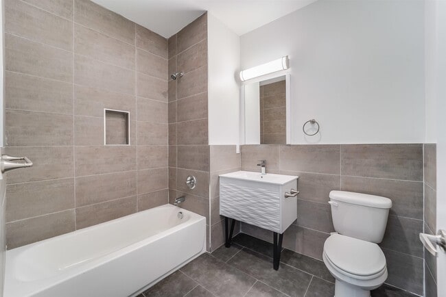 Photo - 400 69th St Unidad 402