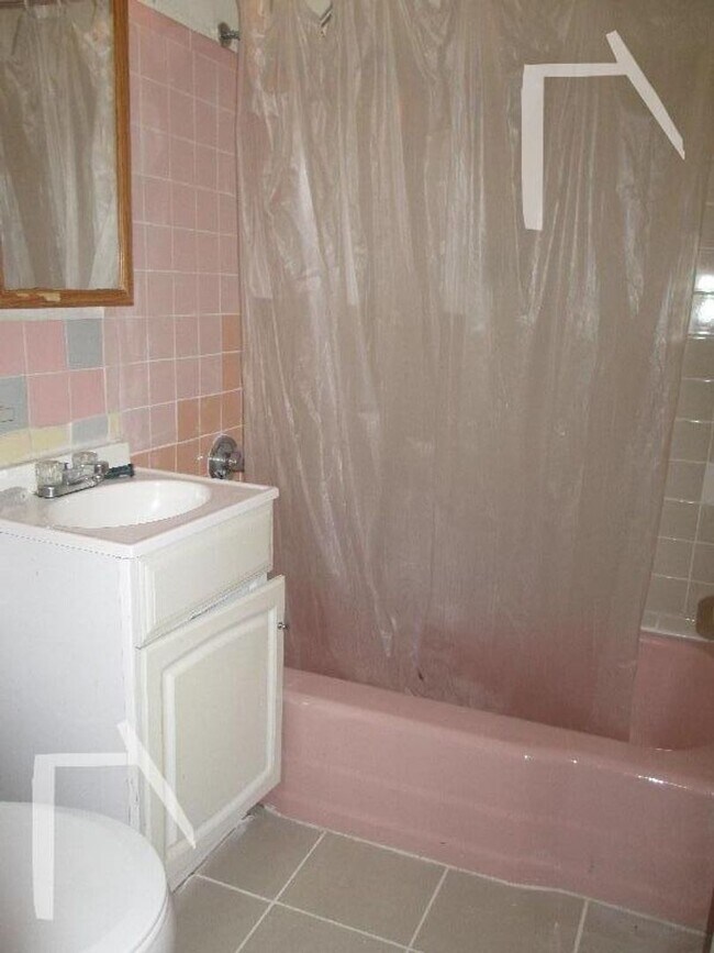 Photo - 2BR 1Bth unit. Heat/Hot Water included. Laundry in building