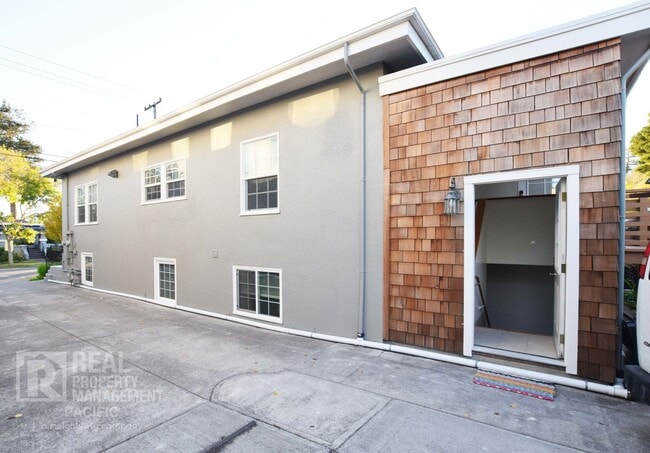 Photo - 1435 Parker St Unit B