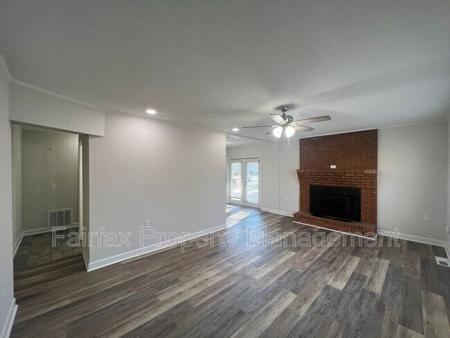 Photo - 6904 Baywood Dr