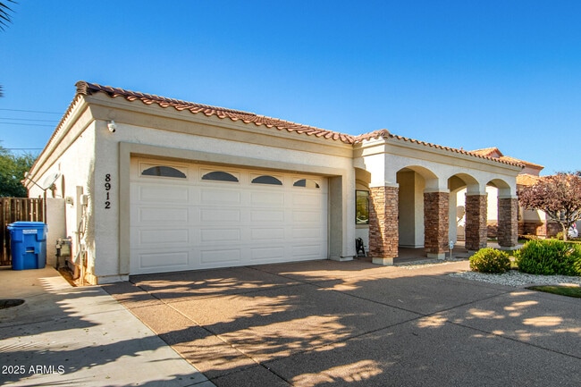 Building Photo - 8912 N 15th Ln