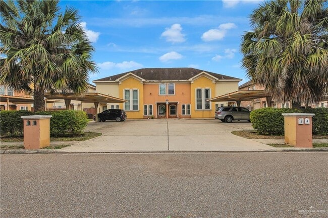 Building Photo - 12 South Dr Unit 1