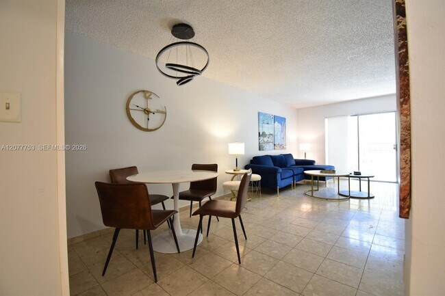 Photo - 1605 Meridian Ave Unit 202