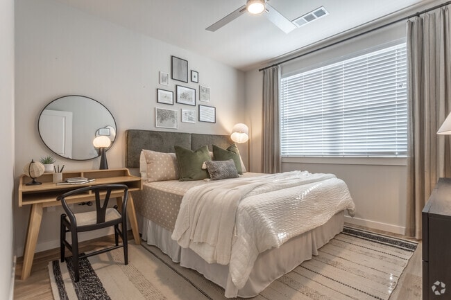 1BR, 1BA - 750SF - Bedroom