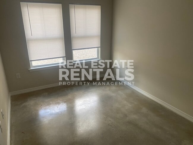 Photo - 12815 Alabama St