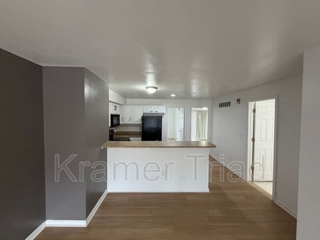 Photo - 1152 Faulkner Unit #5