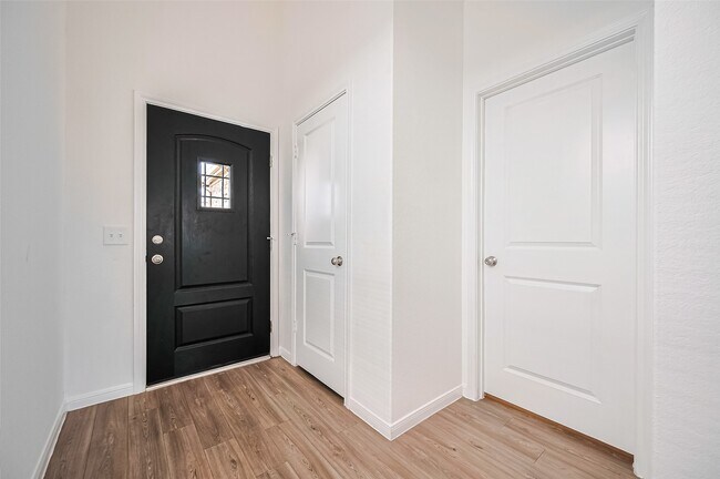 Photo - 1001 Laguna Cv Dr