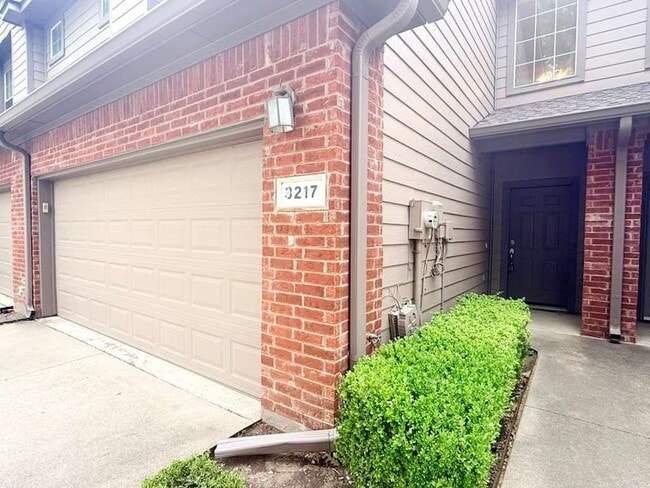 Photo - 3217 Judge Holland Ln