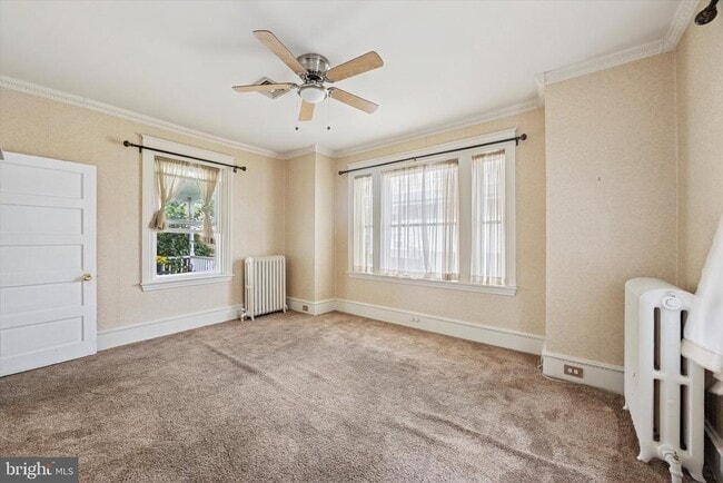 Photo - 11 E Chelton Rd House