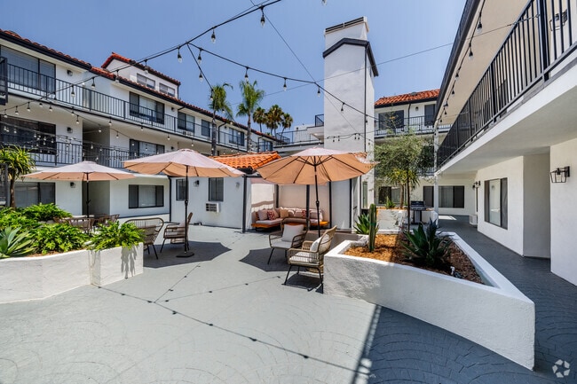 Patio - Mansfield Terrace Apartments