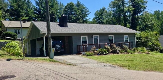 Building Photo - 420 Sunset Dr