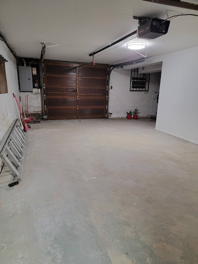 Photo - 57-08 260th St