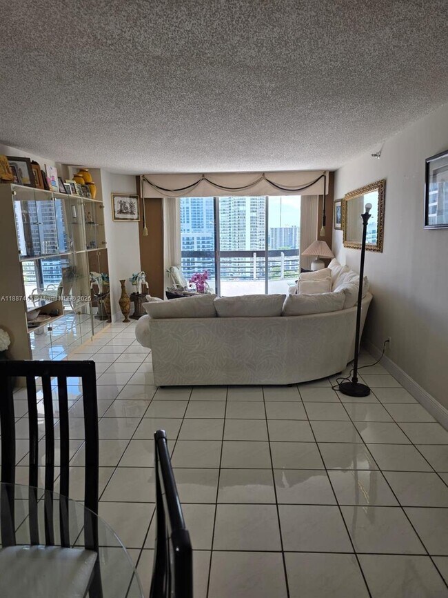 Photo - 19195 Mystic Pointe Dr Unidad 701