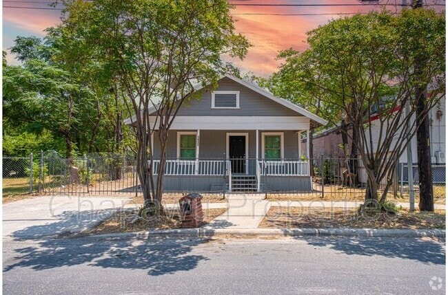 Building Photo - 1412 Hays St Rental