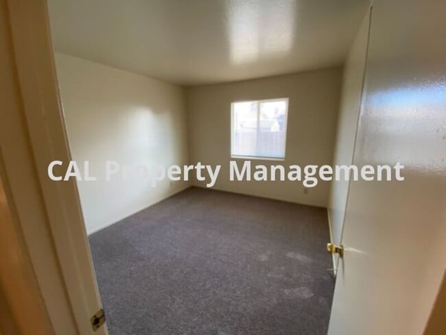 Photo - Charming 3-Bedroom, 2-Bathroom Home with Fireplace & Fenced Backyard