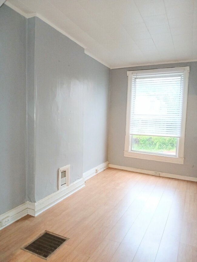 Photo - 3130 Stafford St