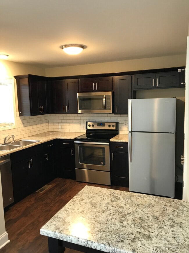 Photo - 356 Catalpa Cir