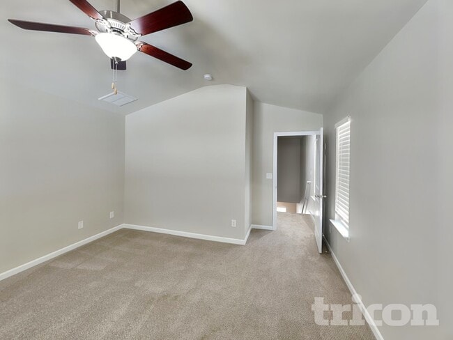 Photo - 115 Spring Knoll Dr