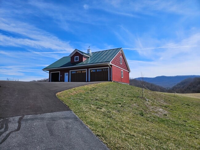 Photo - 1008 Johnston Rd Unidad Carriage House