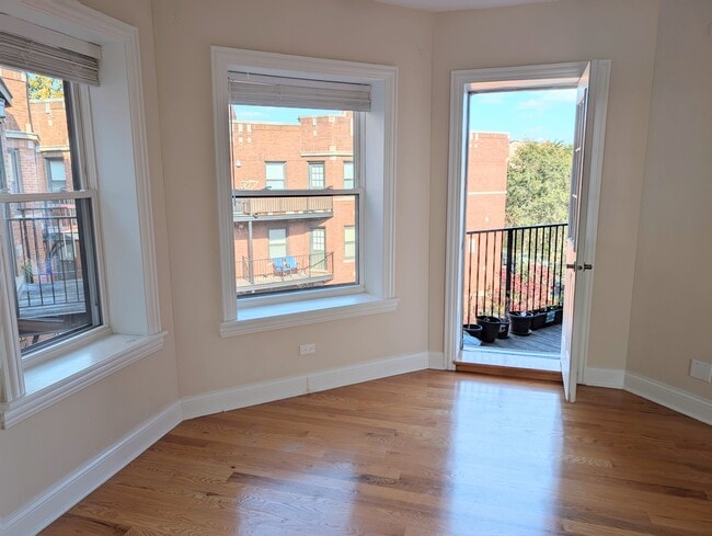 4018 N Central Park Ave Unit 3N